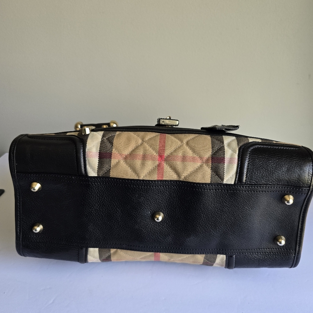 Burberry House Cjeck Quilted Large Manor Tote Bag Black - Picture 7 of 17